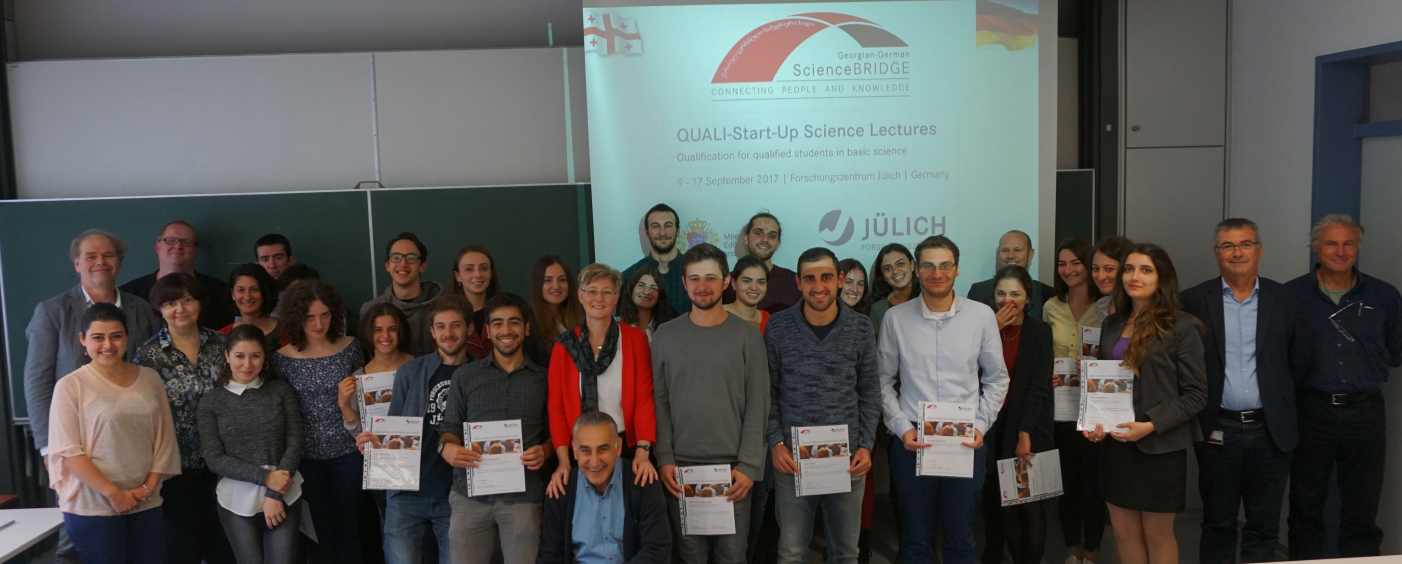 Studenten aus Georgien zur "Herbstschule" im Forschungszentrum Jülich