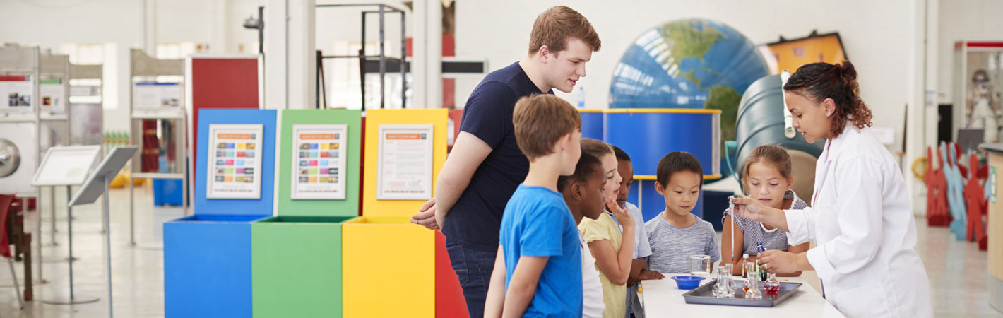 Wissenschaftskommunikation: Demonstration eines Forschungsexperiments für Schulkinder 