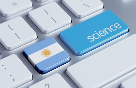 Computertastatur mit Taste „Wissenschaft" und Flagge Argentiniens - © Adobe Stock / xtock 